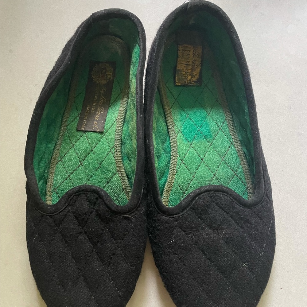 Pre owned. Loro Piana black cashmere slippers